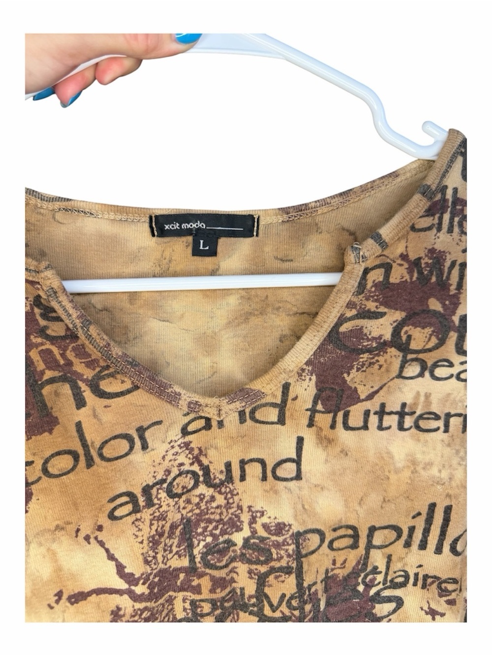 Vintage Xcit Moda V-Neck 3/4 Sleeve Printed Tee in Beige & Brown - Picture 3 of 6